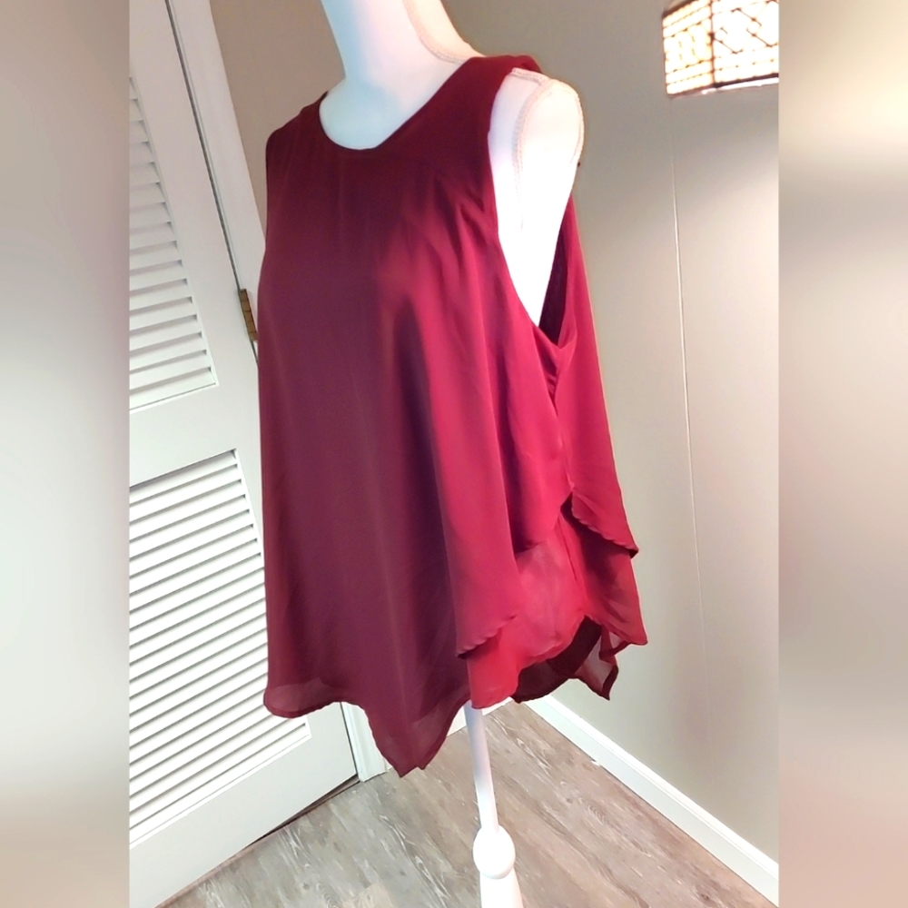 Flow like sleeveless top